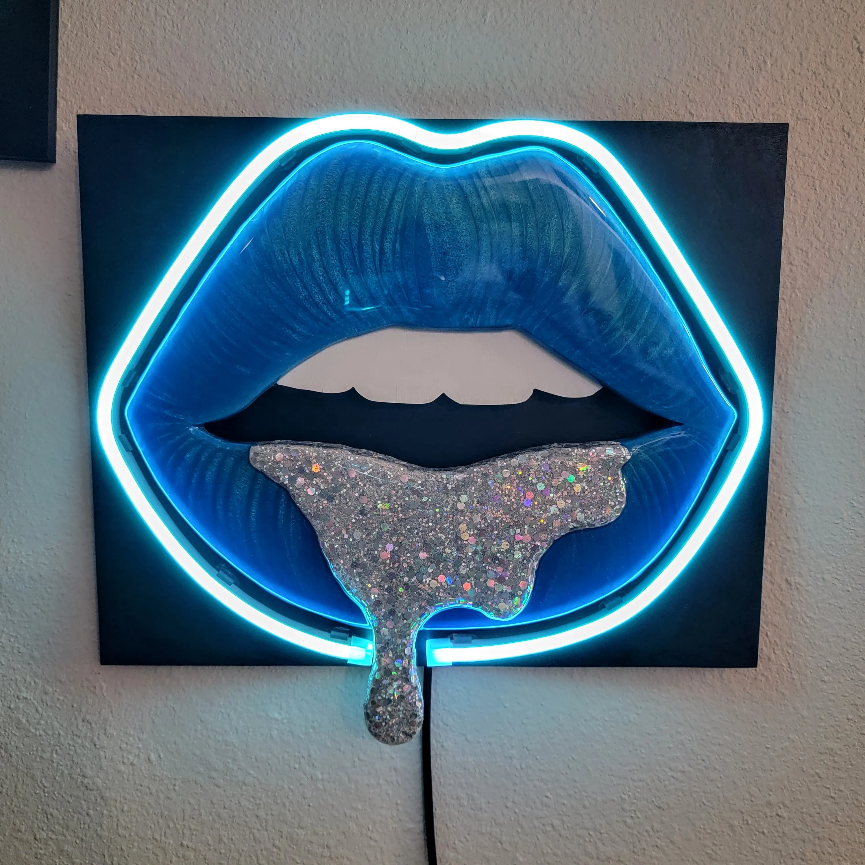 Blue Lips - Neon Light - Ready to Ship